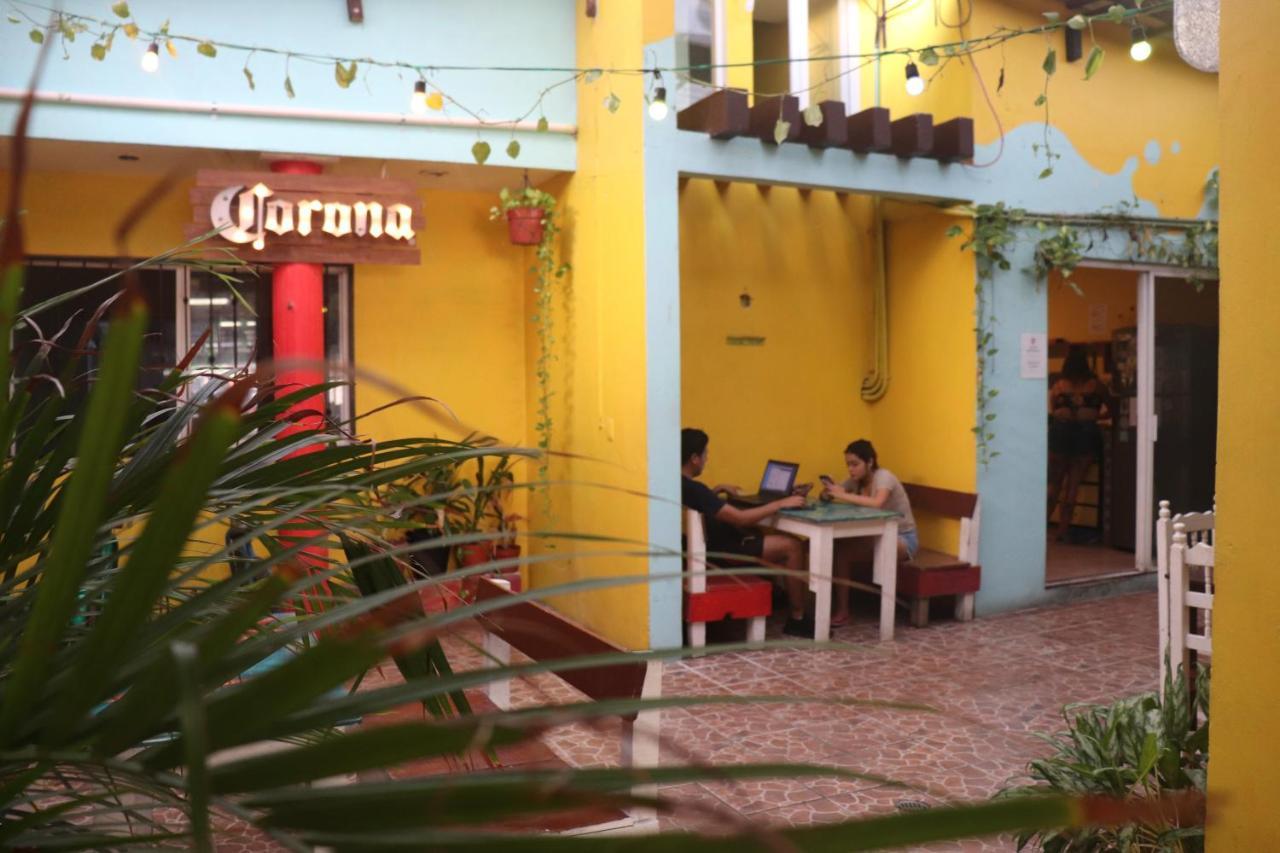 Tres Mundos Hostel Playa del Carmen Exterior photo